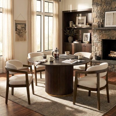 Ensemble de table de salle à manger à piédestal rond 5 pièces avec chaises rembourrées Logan
