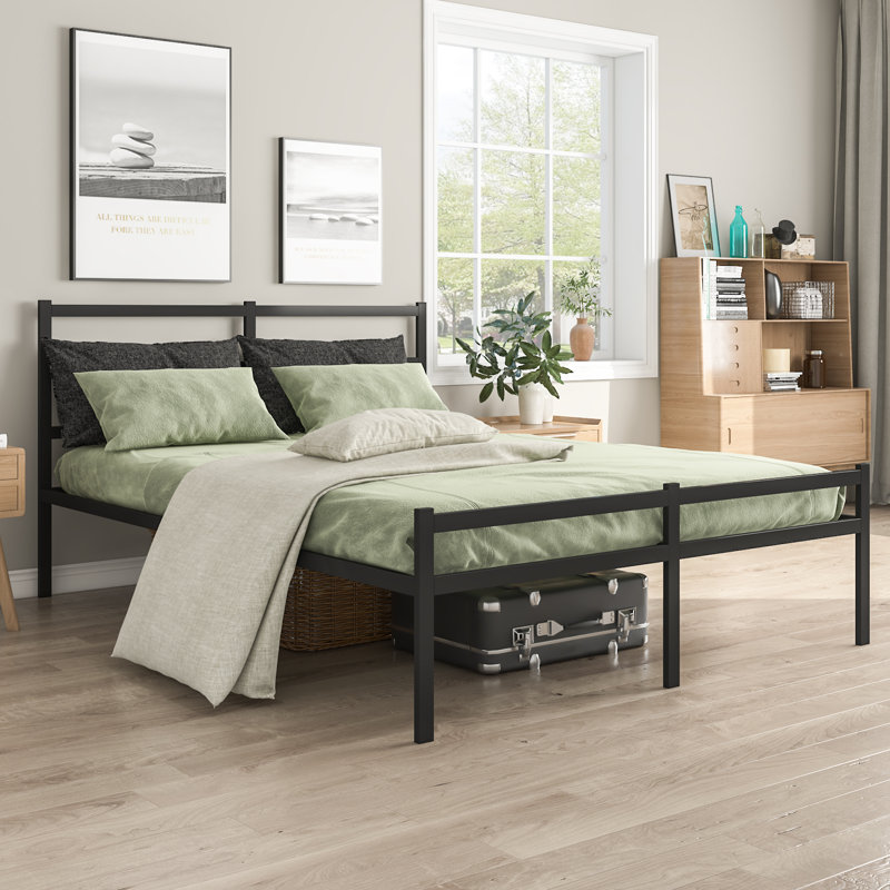 Structure de lit en acier avec tête de lit noire 36,6 po Bertraut, Grand lit