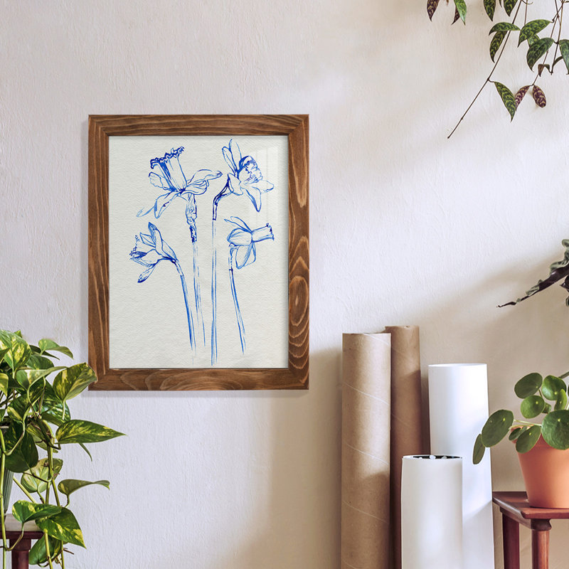 Inky Daffodils II - Impression encadrée avec verre, L 9 po x H 11 po x P 1 po, Cadre noyer