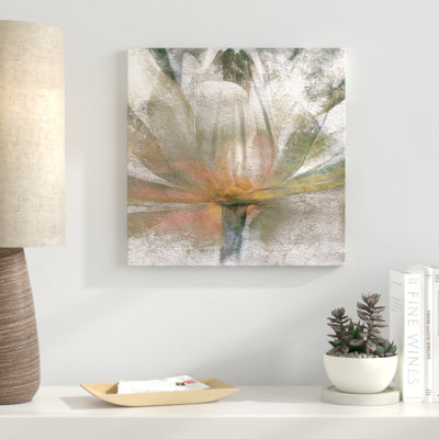 «Lily Light», reproduction