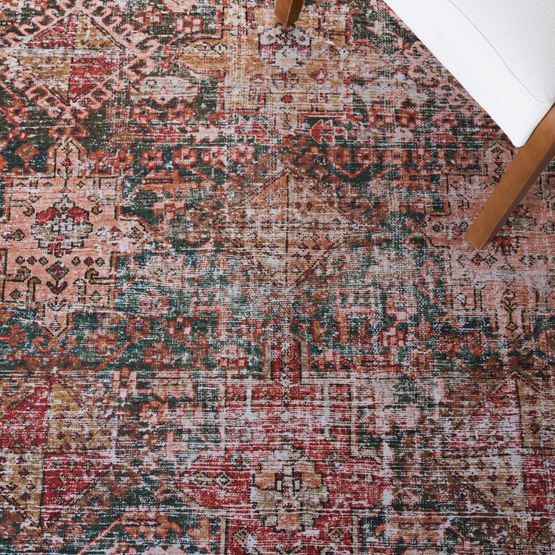 Tapis oriental rouge / vert / jaune / ivoire Pashen, Carré 7 pi