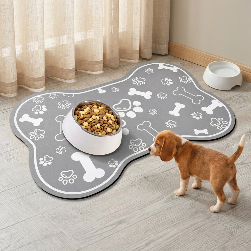 Tapis pour chien et chat gris en forme d'os à absorption rapide 12 po x 18 po, napperon en caoutchouc antidérapant pour bol d'eau, sans taches, accessoires pour animaux d'intérieur
