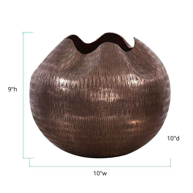 Vase de table en aluminium Locher, Cuivre, H 9 po x l 10 po x P 10 po