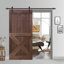 Porte de grange à panneaux et en bois avec quincaillerie d'installation-48657663-48421422-48657667