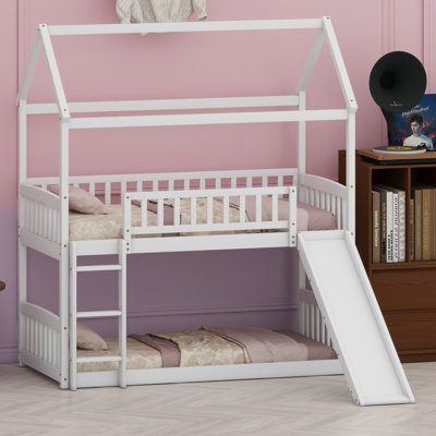 House-Themed Bedstead Featuring Integrated Slide and Elevated Sleeping Platform