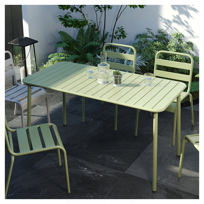 Longue table (verte) table de salle à manger d'extérieur Villa Courtyard, Vert givré