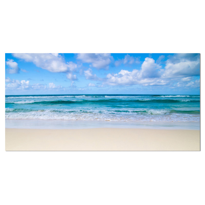 Serene Blue Tropical Beach - Photographie sur toile tendue, H 16 po x l 32 po x P 1 po, Toile tendue