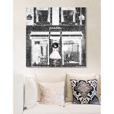 " Queen Of The Store Noir "