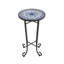 Table d'appoint de style campagnard français avec plateau en tuiles et pieds en volute