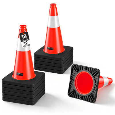 Cône de signalisation routière orange en PVC souple de 45 cm (18 pouces), idéal pour les stationnements et un usage domestique. Base lestée noire, collerette réfléchissante visible la nuit, conception robuste et rangement facile.