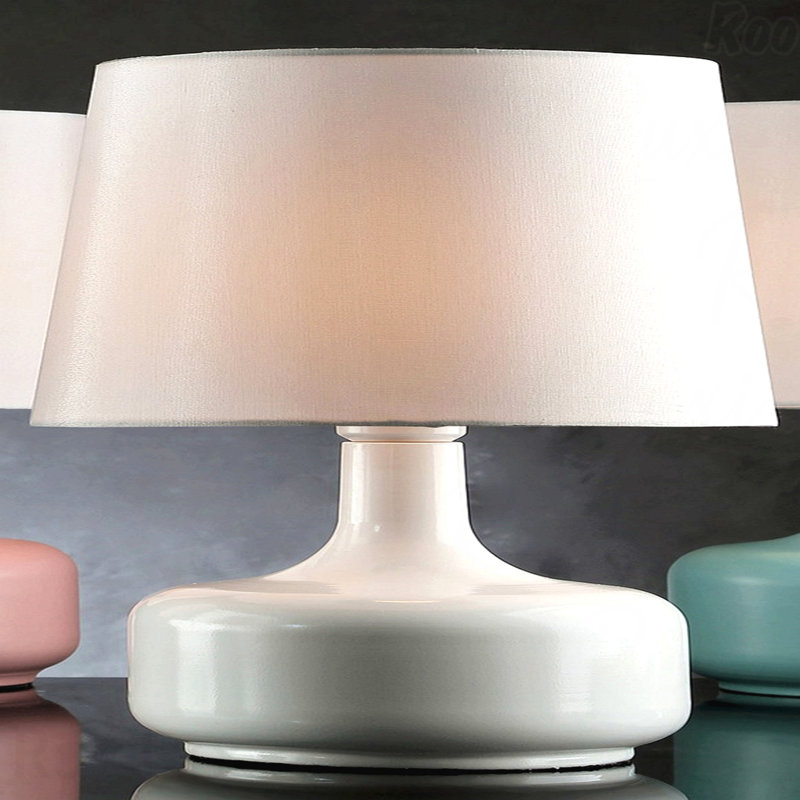 Lampe de table - Cheru de 17,25 po de hauteur, style Mid-Century moderne, à commande tactile