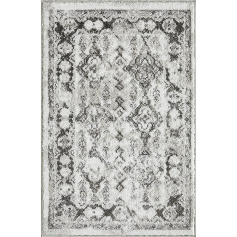 Raghdah Oriental Indoor Rug, Rectangle 2' x 3'