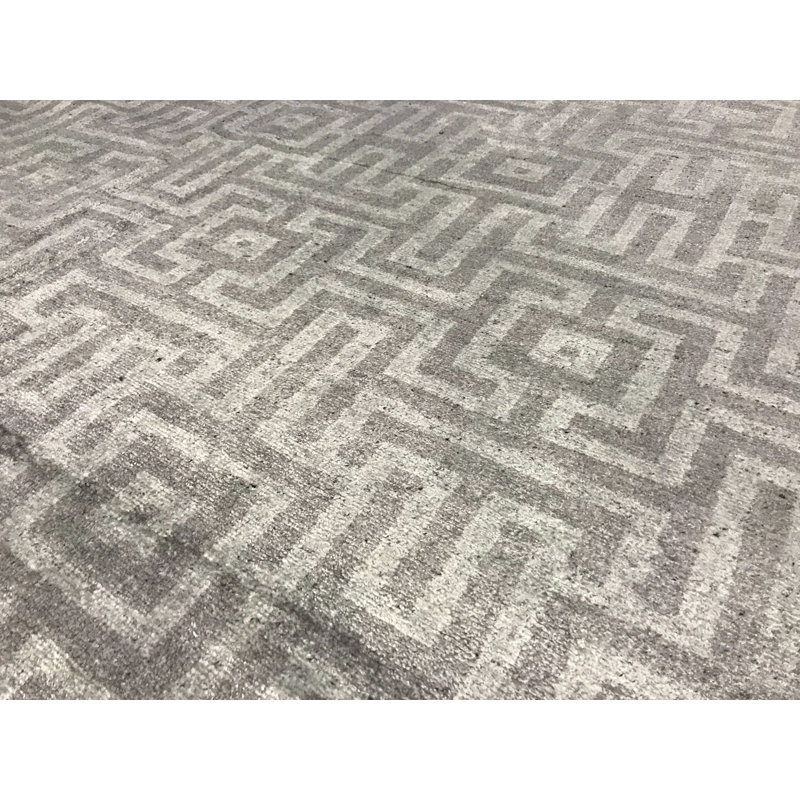 Hand-Knotted High-Quality Beige Area Rug