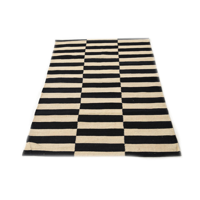 Tapis noir et blanc Ousley