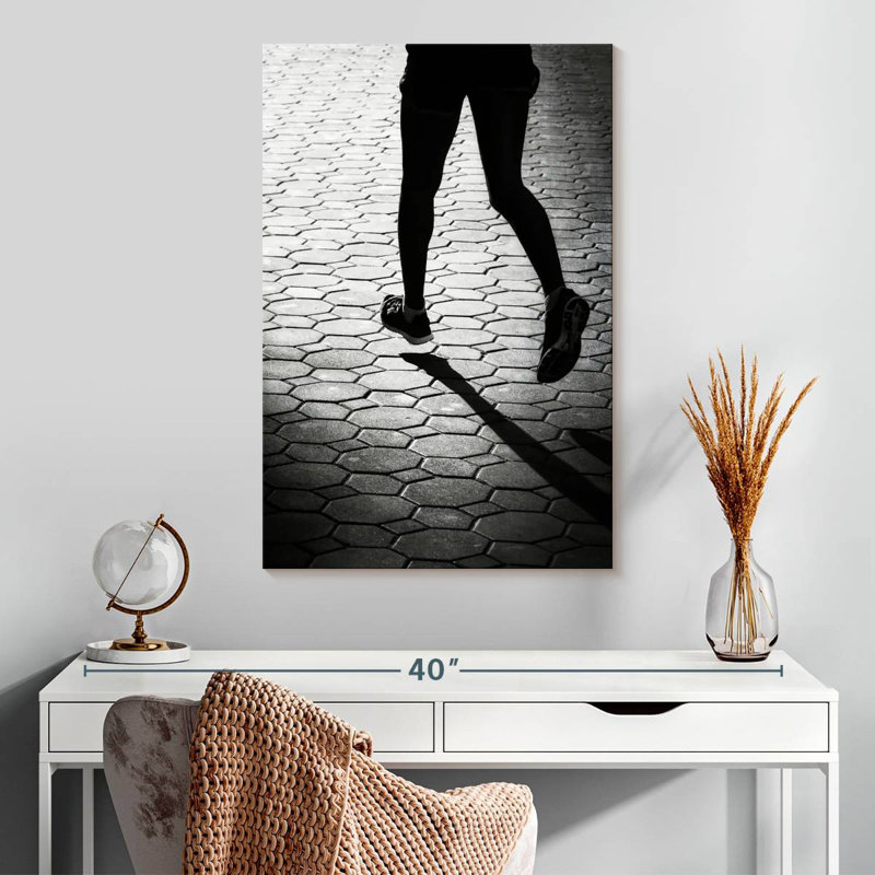 Sireci BW Jogging, 30" H x 20" W