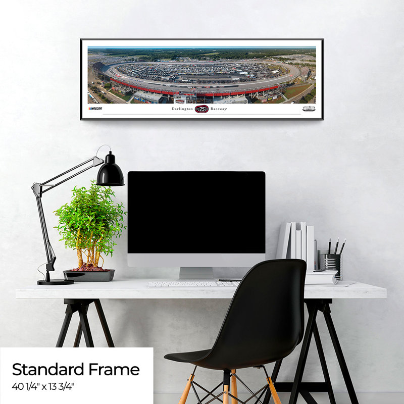 Darlington Raceway - Cadre standard, H 13,75 po x l 40,75 po, Impression encadrée sans passe-partout, Ne s’applique pas