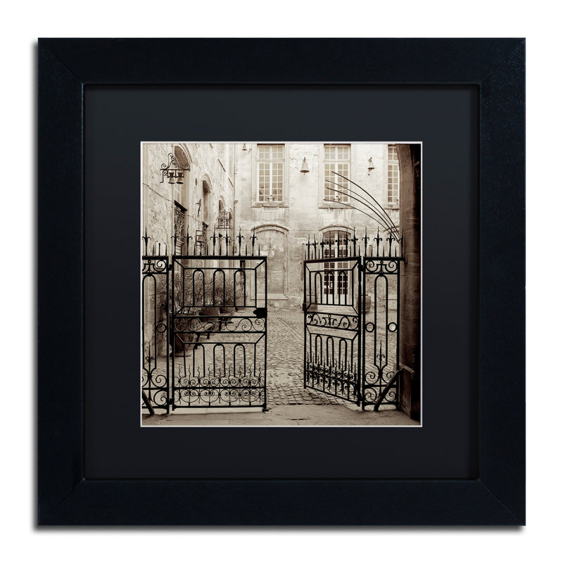 Alan Blaustein, «Avignon II», reproduction de photo encadrée, H 16 po x l 16 po x P 0,5 po, Noir