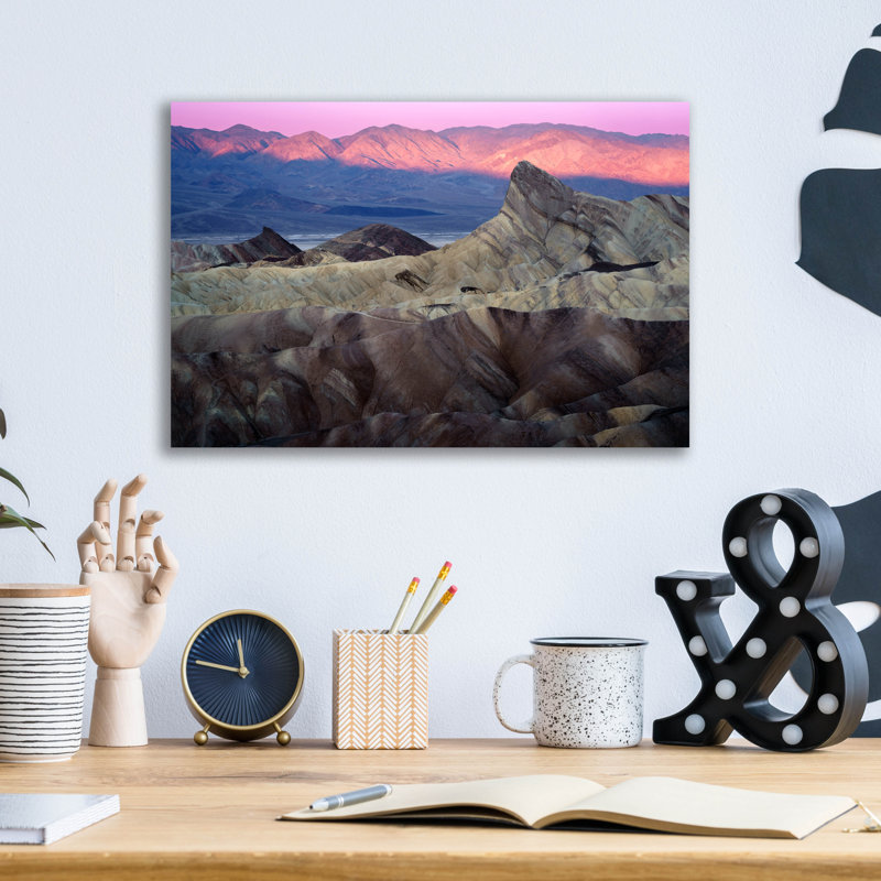 Millwood Pines 'Manly Beacon' by Rick Berk Acrylic Glass Wall Art, 24" x 16", H 12 po x l 16 po x P 0,13 po