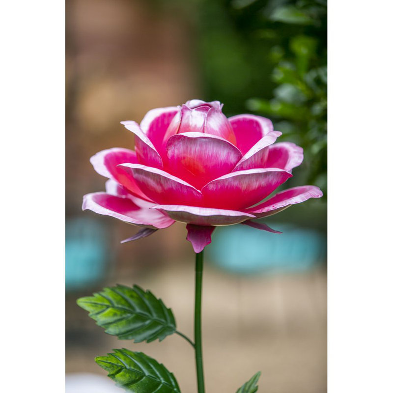 Grand oiseau rose rose en métal