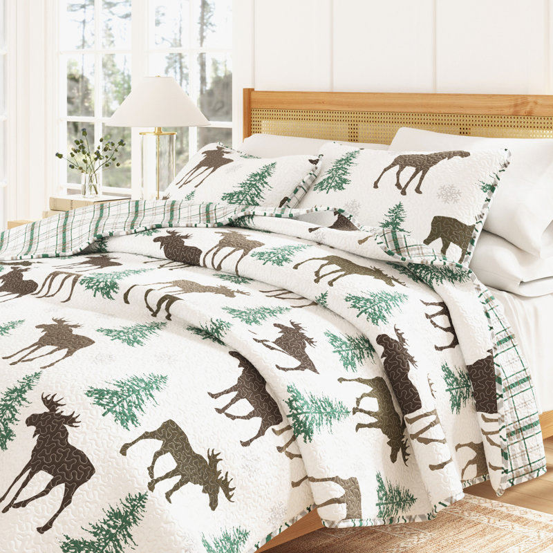 Moose Printed Reversible Patchwork Quilt Set with Shams, Chocolate, King/California King Quilt + 2 Shams
