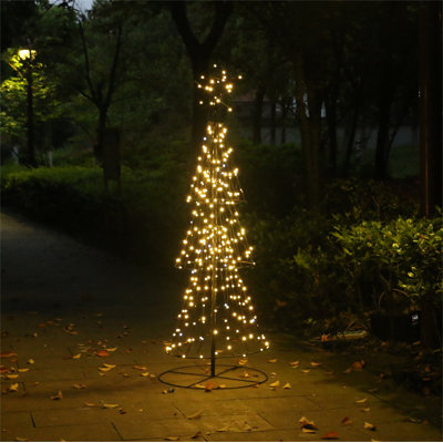 Indoor / Outdoor Lighted Trees & Branches