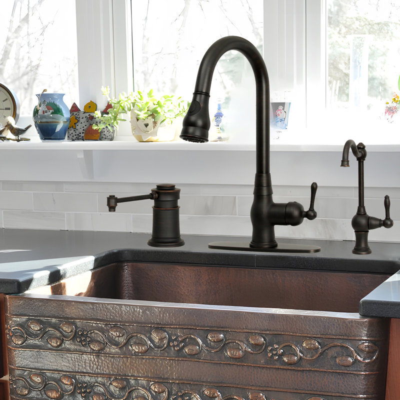 Distributeur de savon, Bronze huilé