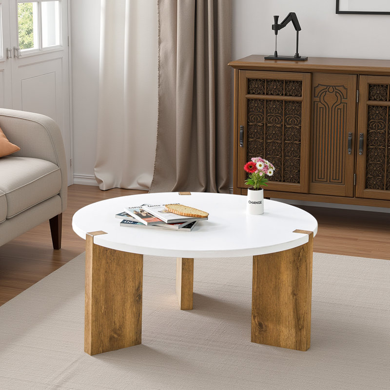 Table basse Minimalist - panneau de fibres à densité moyenne blanc de 33,4 po avec pieds en bois