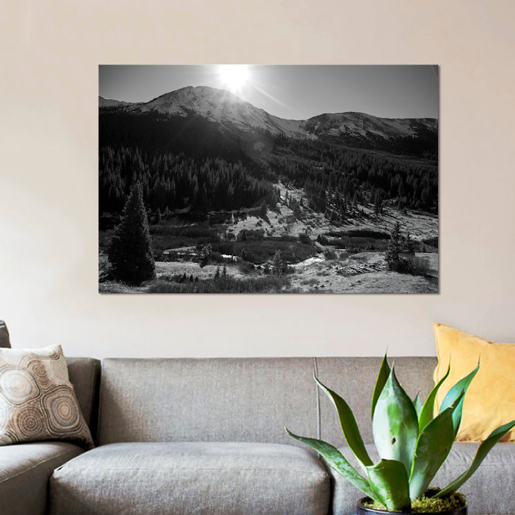 «Independance Pass in Black and White» par Sarah Kadlecek - reproduction de photo sur toile tendue