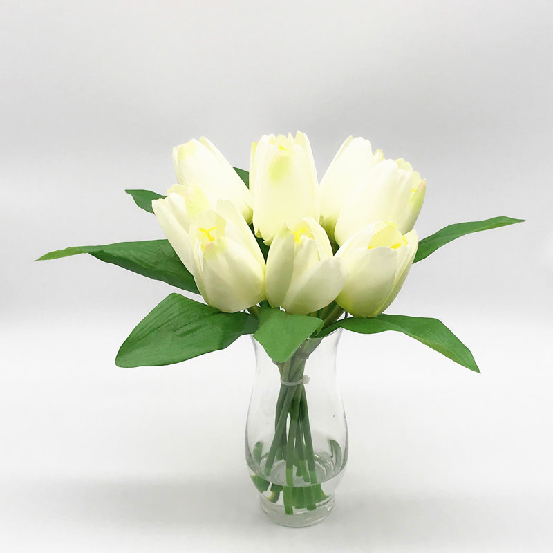 Centre de table tulipes dans un vase, Crème
