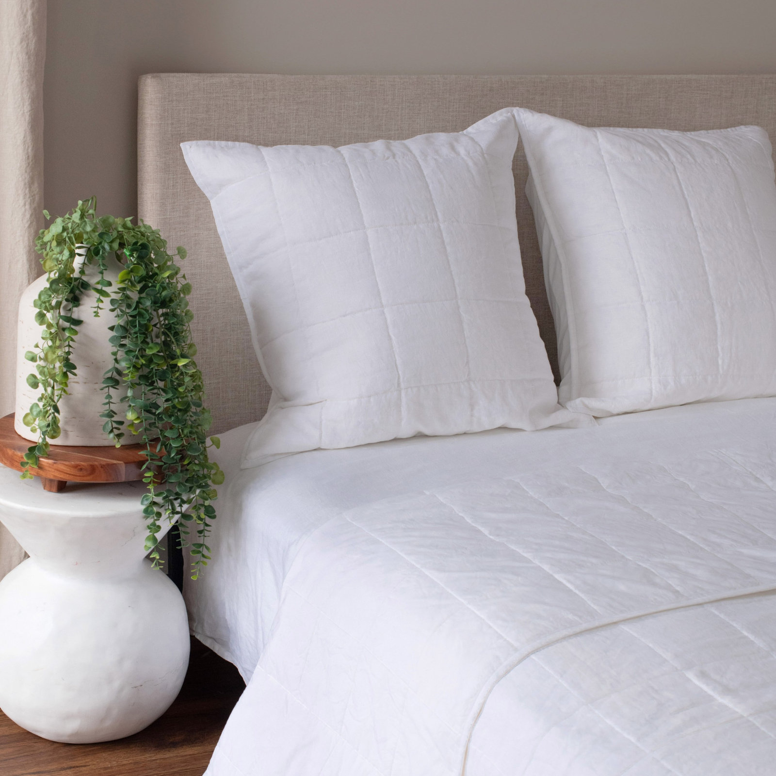 French Linen Quilt Set, White, Queen Quilt