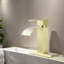 Robinet de salle de bain à un trou à poignée simple et arc bas Waterfall-101925431