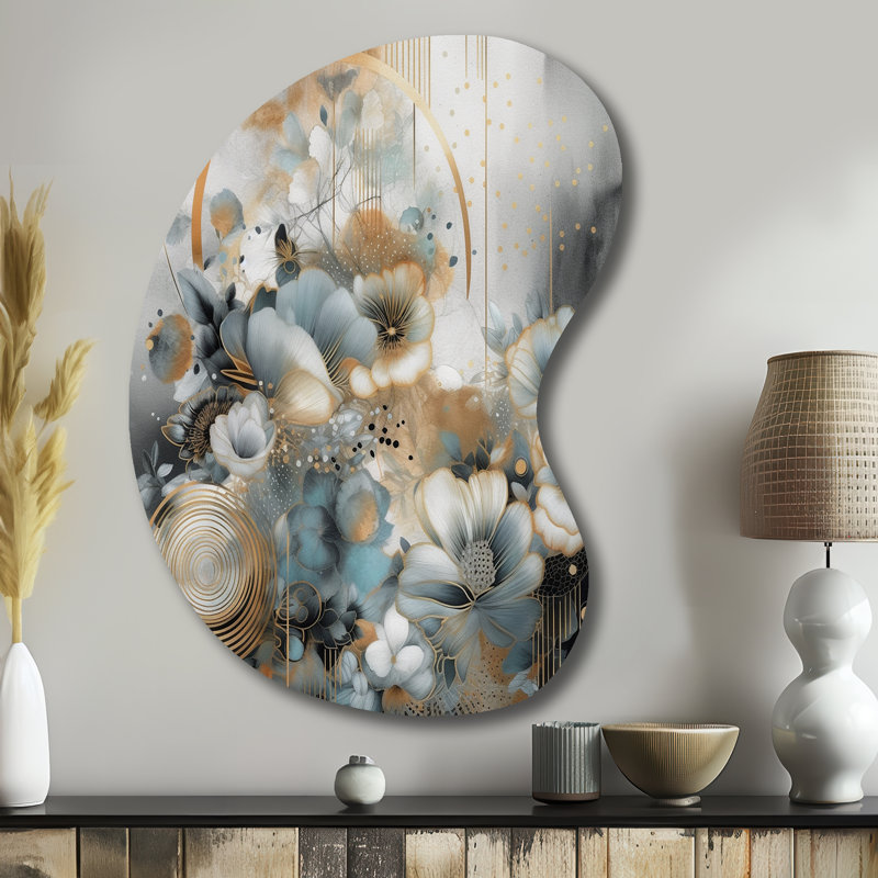 Décoration murale irrégulière en métal doré doré et fleur soyeuse II, H 39 po x l 28 po