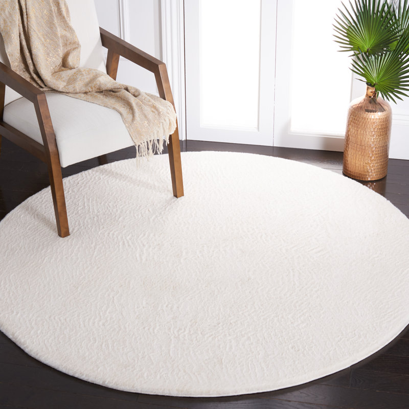 Faux Rabbit Fur Area Rug In Off White, Round 122cm