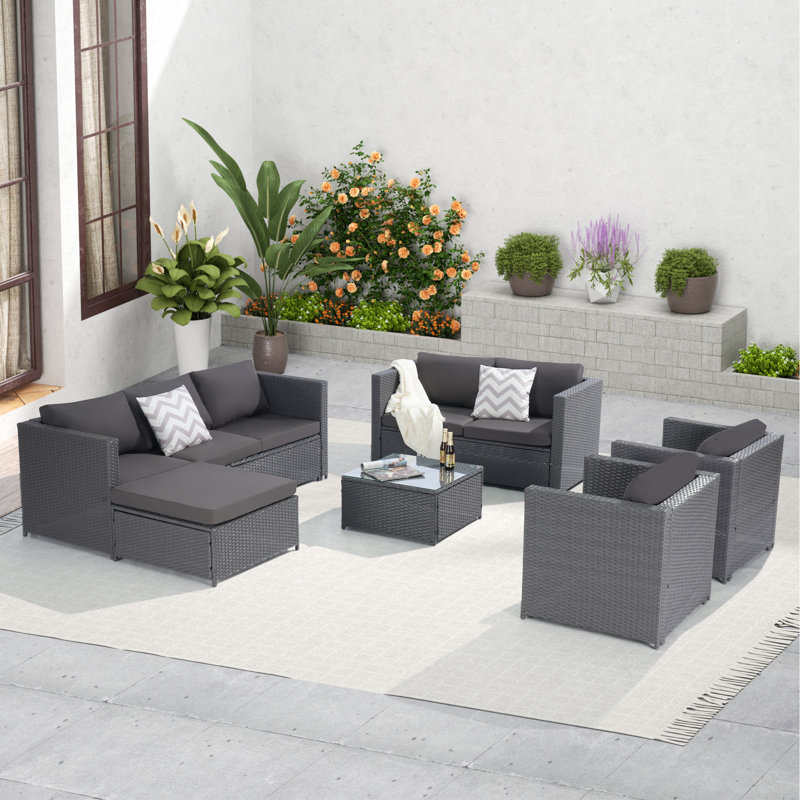 Ensemble de salon d'extérieur en rotin pe Maradith: canapé de jardin, chaises et ensemble de table pour le confort du patio