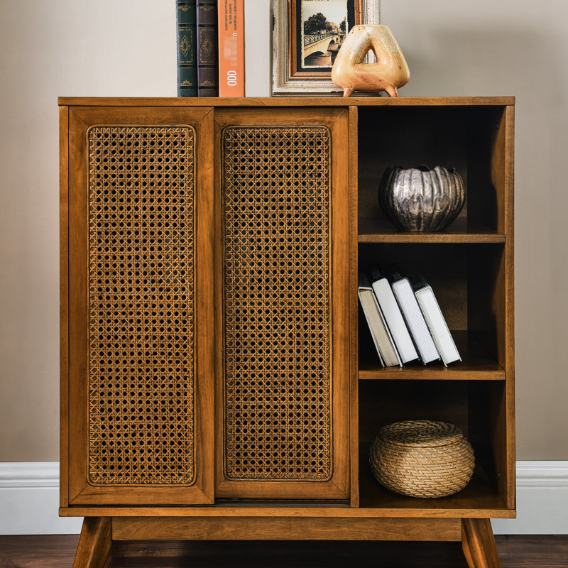 Armoire de couloir en bois avec rangement spacieux et pieds solides