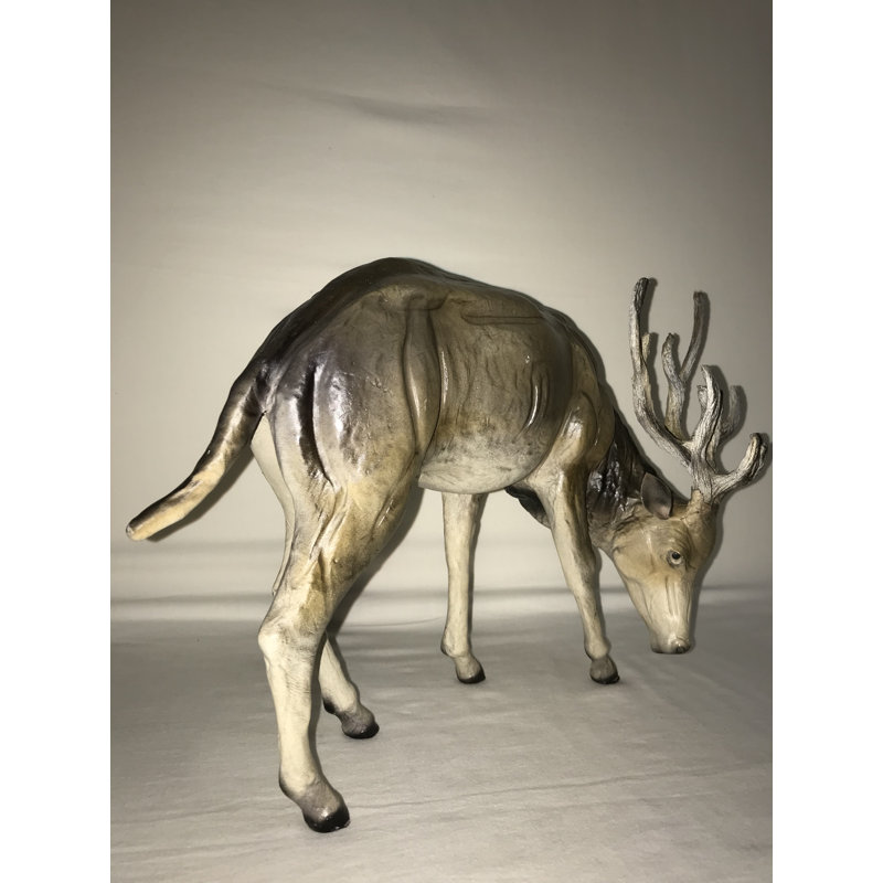  Statue cerf broutant, H 16 po x l 18,5 po x P 8,5 po