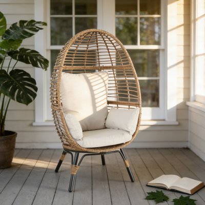 Papillion Wicker Outdoor Lounge Chair
