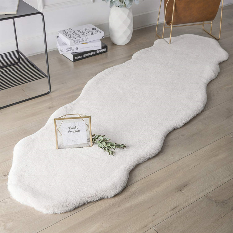 Haefele Faux Fur Indoor Rug