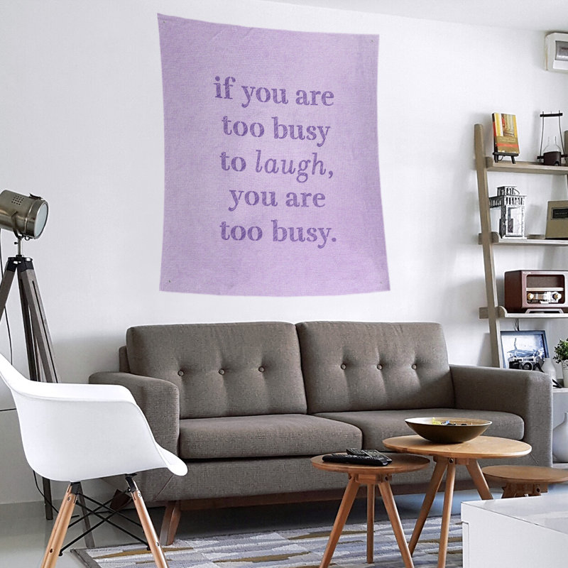 Tapisserie en polyester pour le temps pour les citations de rire, H 60 po x l 51 po, Mauve