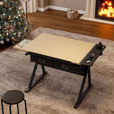 Table à dessin réglable en hauteur avec 2 tiroirs, idéale pour le bureau à domicile ou les études. Tabouret inclus. Couleur érable. Plateau de bureau adapté au dessin technique.
