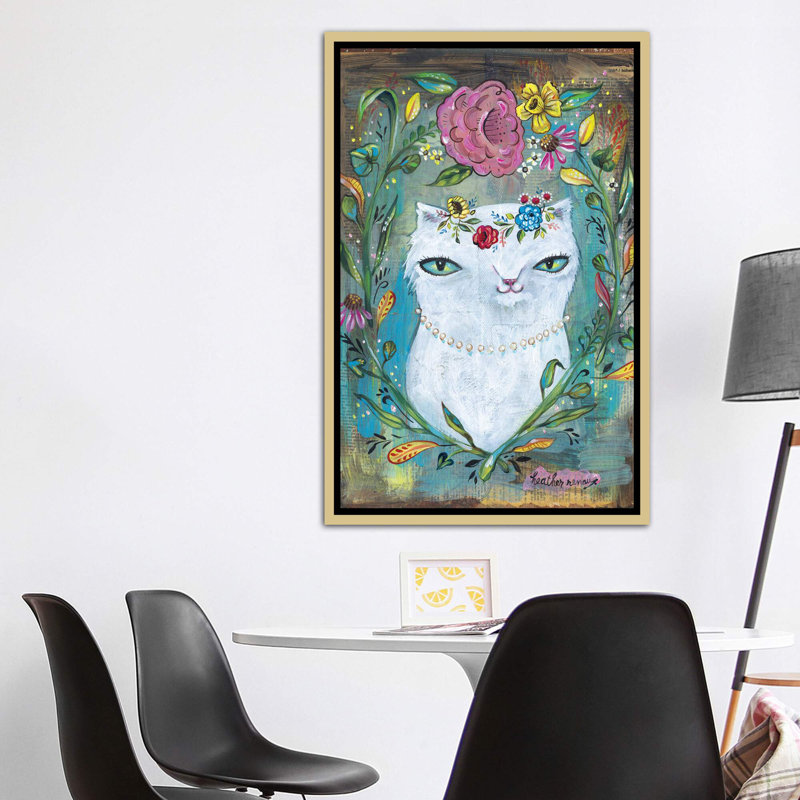 «White Kitty» par Heather Renaux - reproduction d'art, H 60 po x l 40po x P 1,5 po, Toile encadrée d'or, Pas de tapis