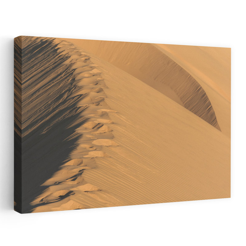Marcher sur une dune dans le désert, art mural contemporain abstrait, H 36 po x l 24 po