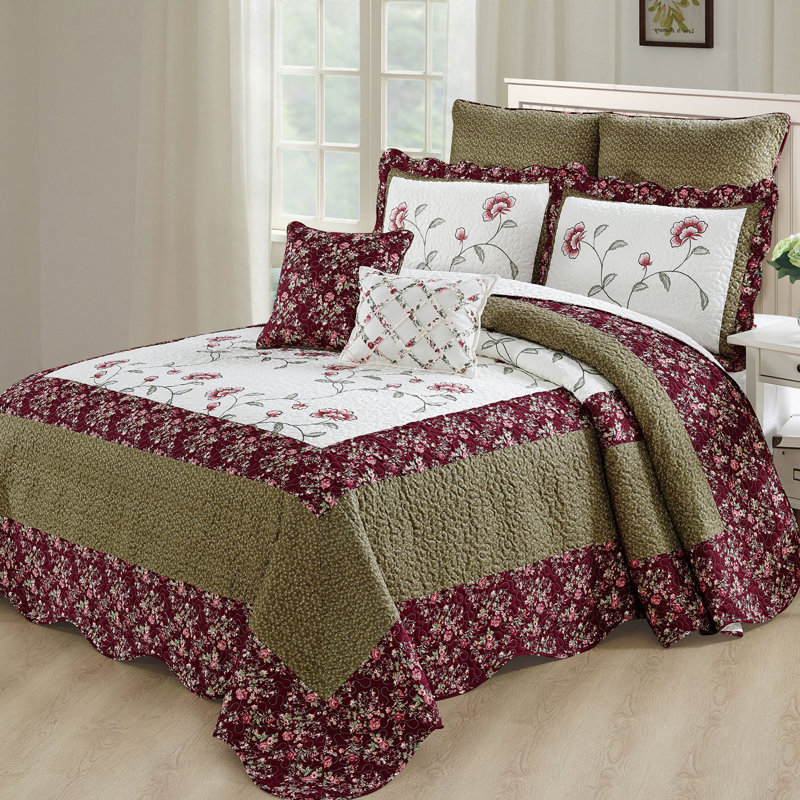 7 Piece Saigon Quilt Set, Queen Quilt + 6 Additional Pieces, Green