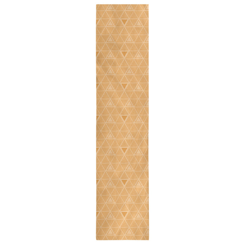 Chemin de table à triangles dessinés à la main Classic, 16 po x 72 po, Orange clair