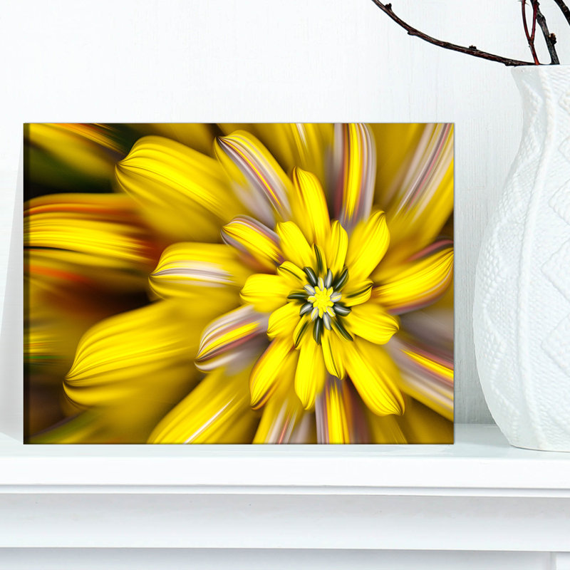 «Massive Yellow Fractal Flower», impression sur toile tendue, H 8 po x l 12 po x P 1 po
