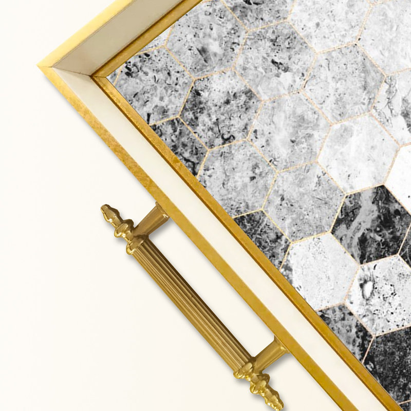 Élégant plateau en verre de 19,7 po x 11,4 po x 1,4 po | Fabrication 100% verre durable | Facile à nettoyer avec un chiffon humide | Idéal pour le service, la présentation décorative et l'organisation | Ajout élégant à la décoration intérieure