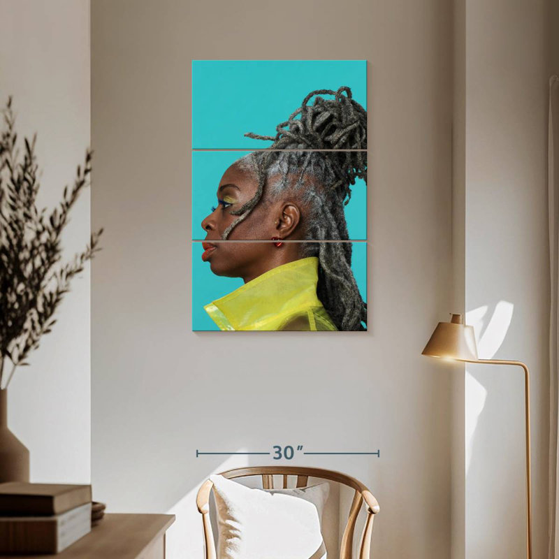 Femme navette afro-américaine confiante, H 57 po x l 36 po