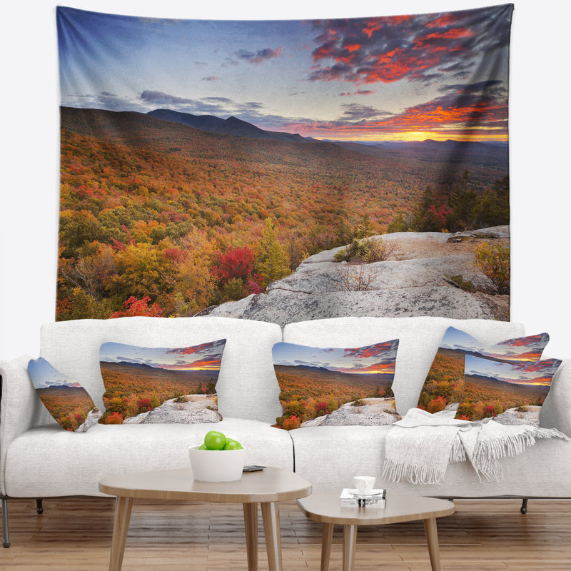 Tapisserie «Landscape Endless Forets in Fall», H 78 po x l 92 po