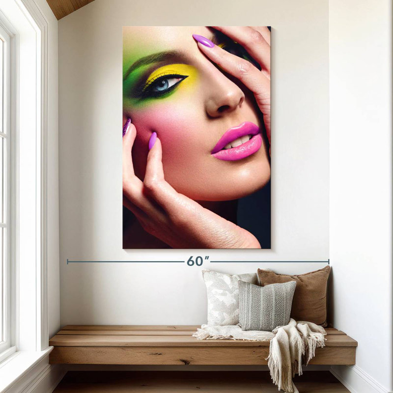 Maquillage Shuttworth Flashy, H 51 po x l 34 po