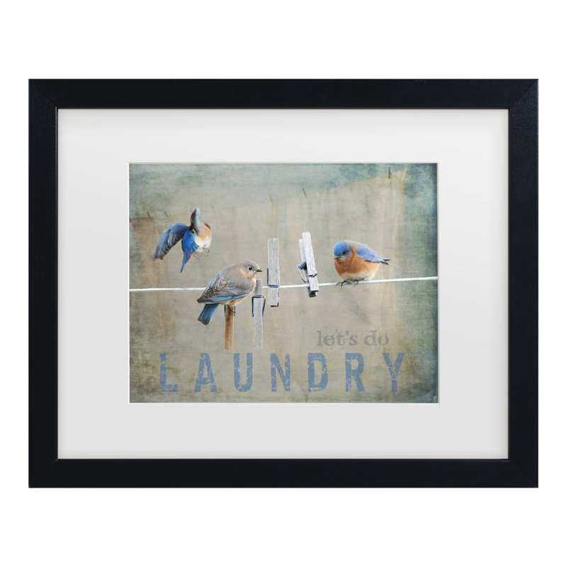 «Laundry Day Bluebirds» par Jai Johnson, H 18 po x l 22 po x P 0,75 po, Noir
